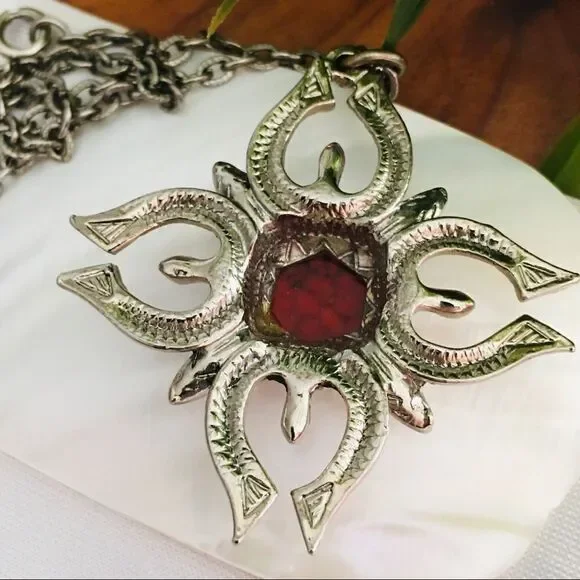 ART Maltese Red Cross Pendant Silver Necklace Arthur Pepper Vintage 4305